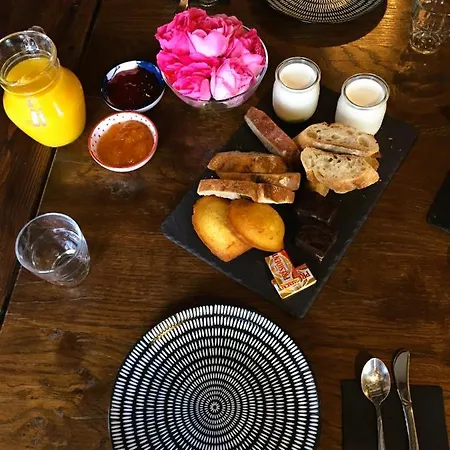 D'hotes De Charme Entre Bayeux Et Les Plages Du Debarquement Bed & Breakfast *