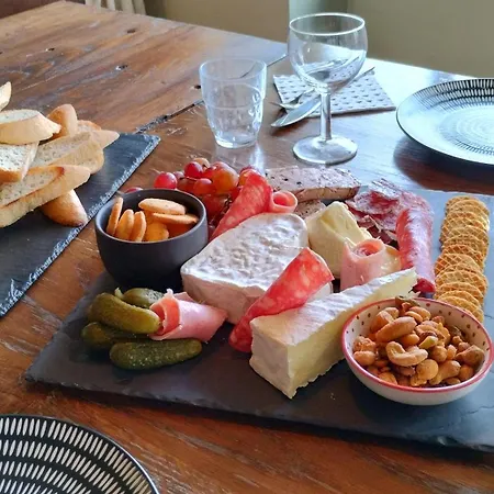 Heritage Stone House With Gourmet Breakfast - D'hotes De Charme Entre Bayeux Et Les Plages Du Debarquement Bed & Breakfast
