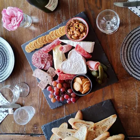 Heritage Stone House With Gourmet Breakfast - D'hotes De Charme Entre Bayeux Et Les Plages Du Debarquement 3*