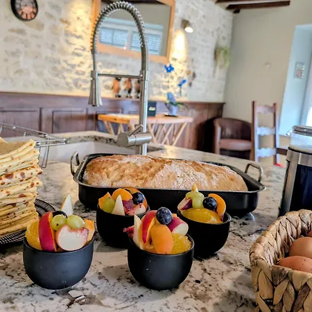 Bed & Breakfast Heritage Stone House With Gourmet Breakfast - D'hotes De Charme Entre Bayeux Et Les Plages Du Debarquement Sommervieu