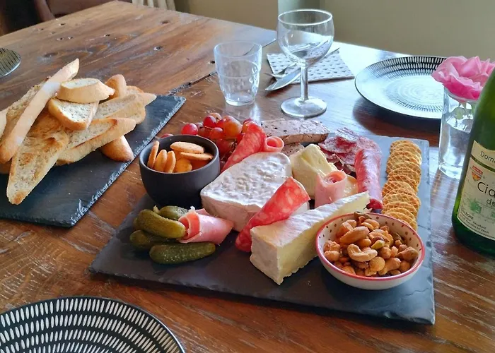 Heritage Stone House With Gourmet Breakfast - D'hotes De Charme Entre Bayeux Et Les Plages Du Debarquement Bed & Breakfast